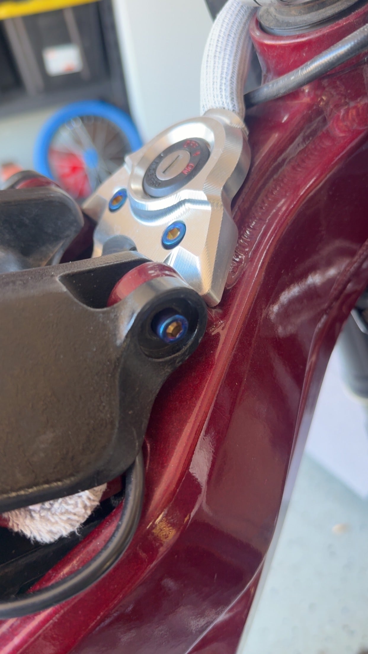 eride pro battery lid titanium (set of 2)